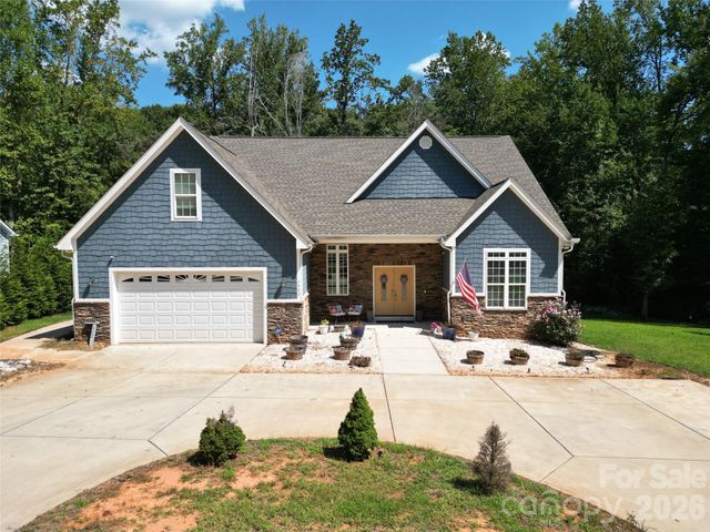 7902 Denbur Drive, Charlotte, NC 28215