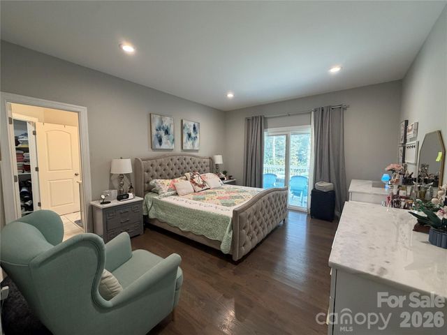 7902 Denbur Drive, Charlotte, NC 28215
