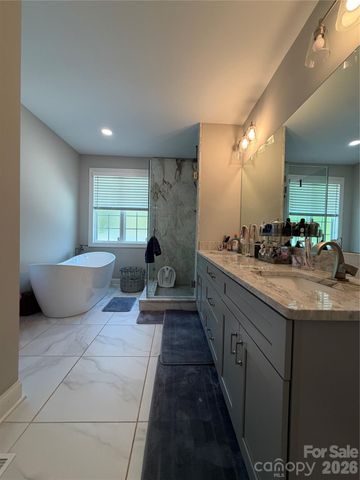 7902 Denbur Drive, Charlotte, NC 28215