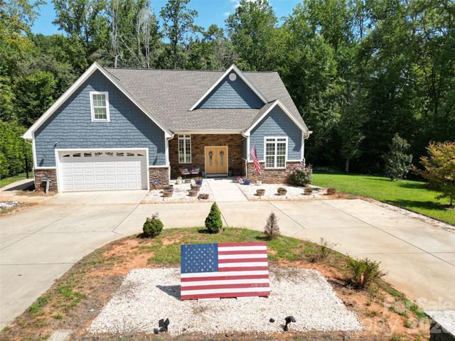 7902 Denbur Drive, Charlotte, NC 28215