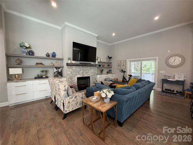 7902 Denbur Drive, Charlotte, NC 28215