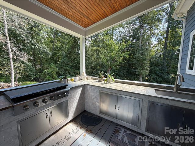 7902 Denbur Drive, Charlotte, NC 28215