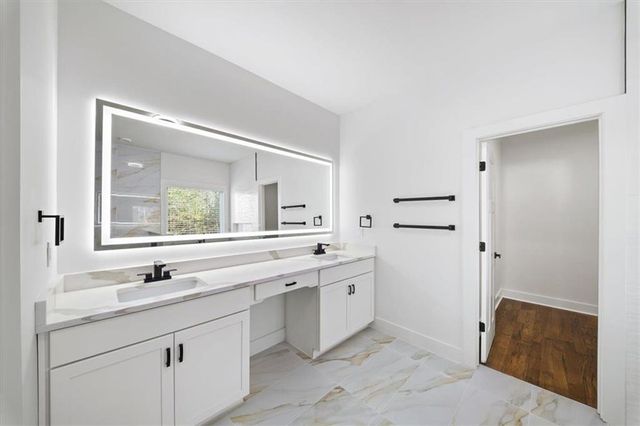 222 SILVERCREST Drive, Acworth, GA 30101