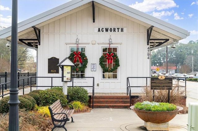 222 SILVERCREST Drive, Acworth, GA 30101