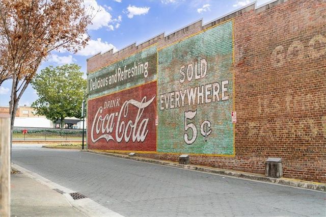 222 SILVERCREST Drive, Acworth, GA 30101