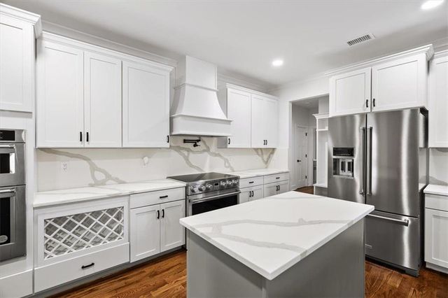 222 SILVERCREST Drive, Acworth, GA 30101