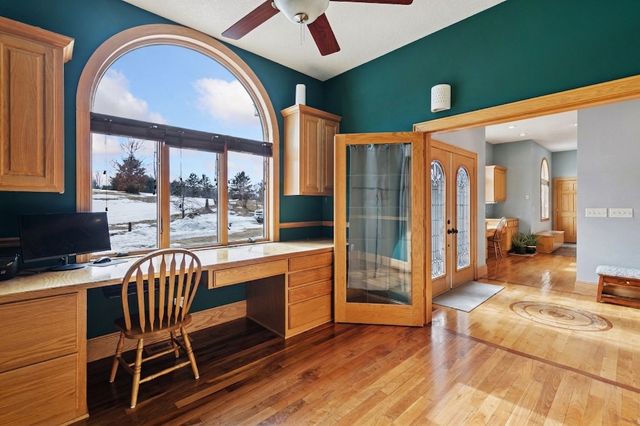 20951 Prairie Hills Lane, Prior Lake, MN 55372