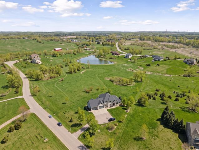 20951 Prairie Hills Lane, Prior Lake, MN 55372
