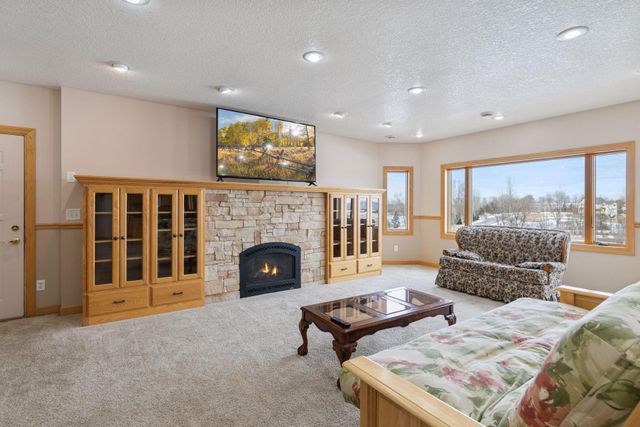 20951 Prairie Hills Lane, Prior Lake, MN 55372