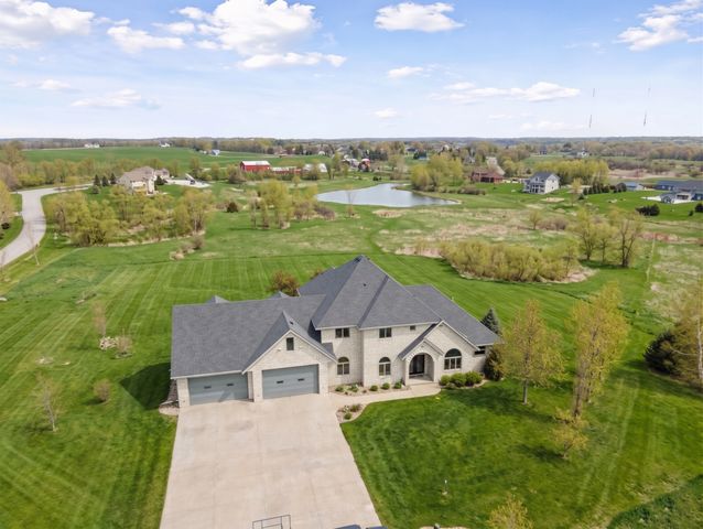 20951 Prairie Hills Lane, Prior Lake, MN 55372
