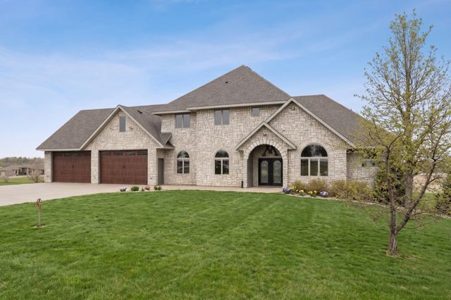 20951 Prairie Hills Lane, Prior Lake, MN 55372