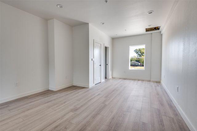 512 S Oconnor Road, Irving, TX 75060