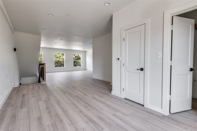 512 S Oconnor Road, Irving, TX 75060