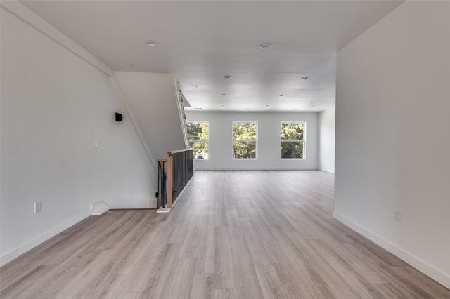 512 S Oconnor Road, Irving, TX 75060