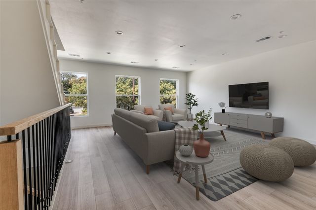 512 S Oconnor Road, Irving, TX 75060