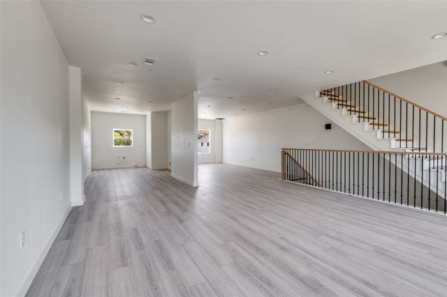 512 S Oconnor Road, Irving, TX 75060