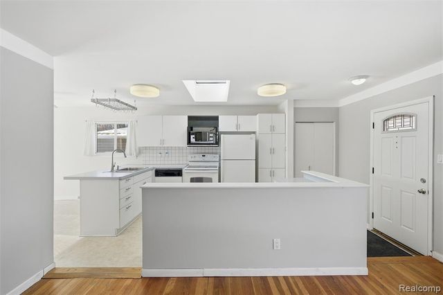 1436 Key West Drive, Troy, MI 48083