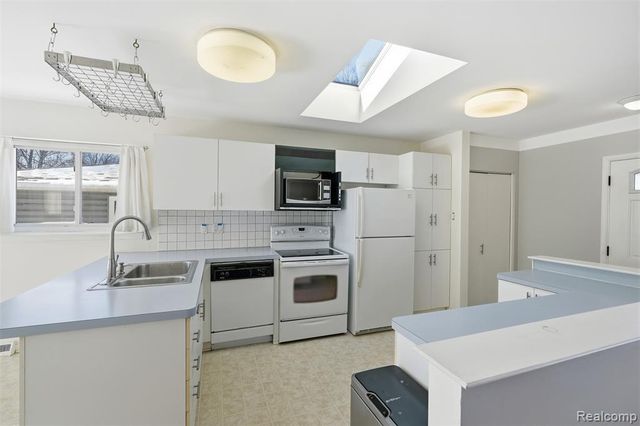 1436 Key West Drive, Troy, MI 48083