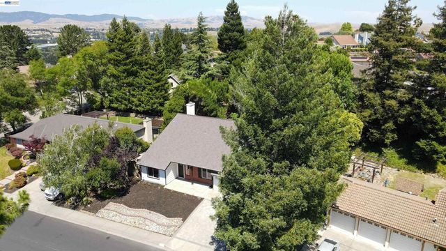2762 Derby Dr, San Ramon, CA 94583