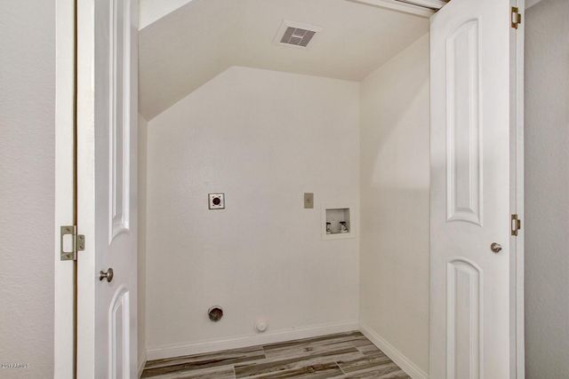 4435 E Amberwood Drive, Phoenix, AZ 85048