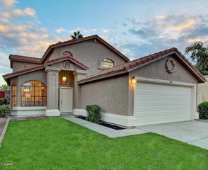 4435 E Amberwood Drive, Phoenix, AZ 85048