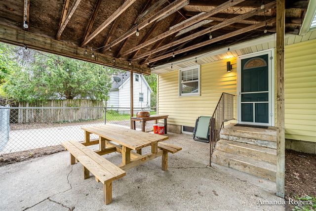 716 Alderman Street, Belding, MI 48809