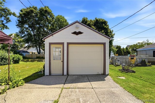 121 Vegola Avenue, Cheektowaga, NY 14225