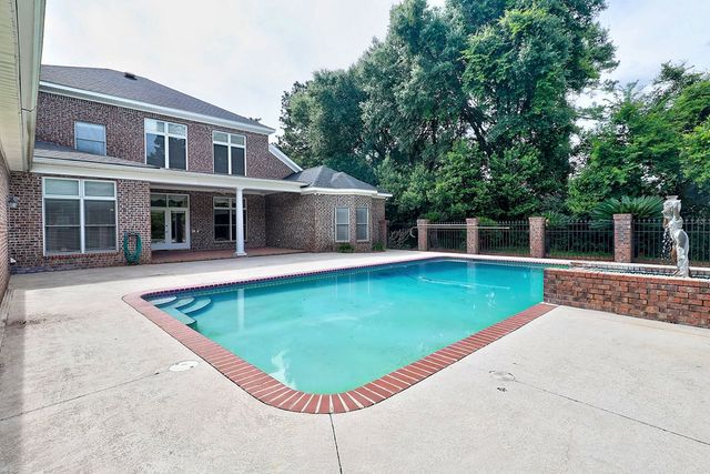 601 Edinburgh Way, Dothan, AL 36305