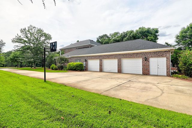 601 Edinburgh Way, Dothan, AL 36305