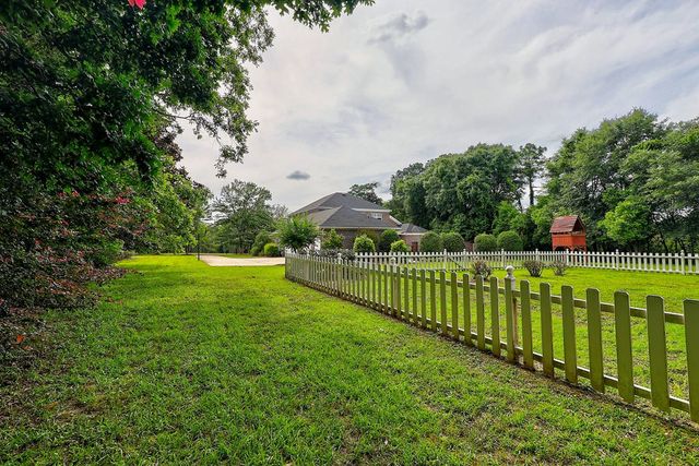 601 Edinburgh Way, Dothan, AL 36305