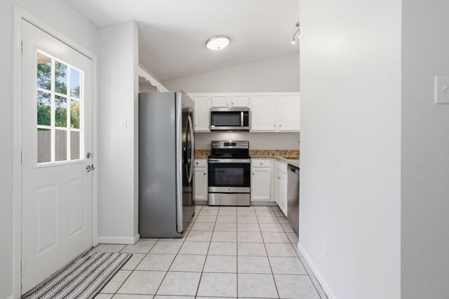 516 Winter Wood Drive, Grapevine, TX 76051