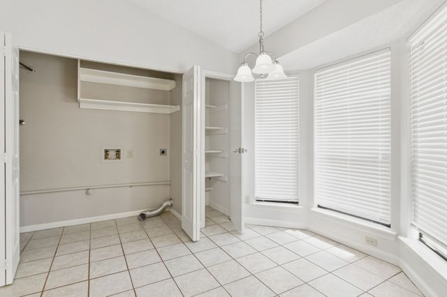 516 Winter Wood Drive, Grapevine, TX 76051