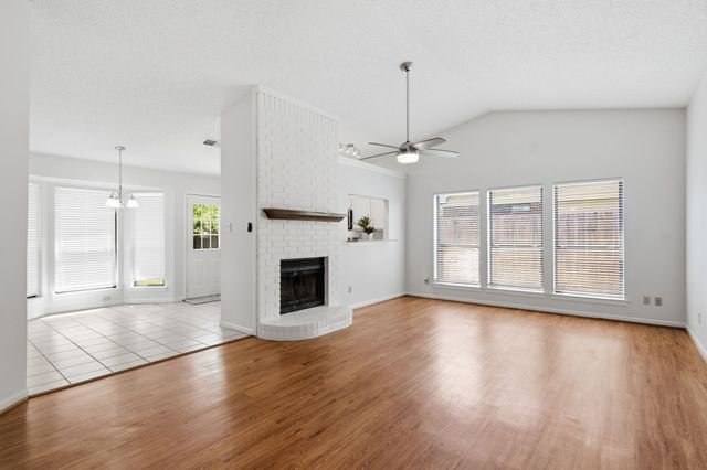 516 Winter Wood Drive, Grapevine, TX 76051