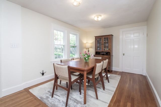 4 Crescent St, Natick, MA 01760