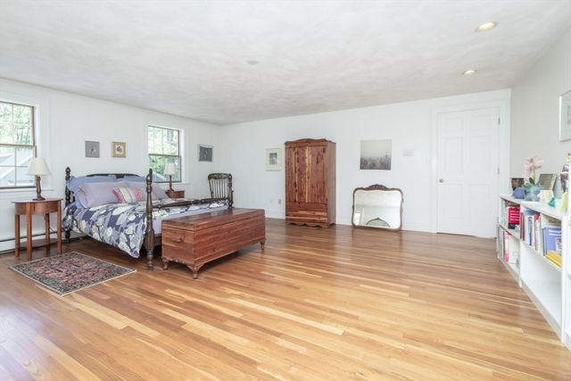 4 Crescent St, Natick, MA 01760