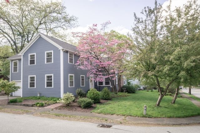 4 Crescent St, Natick, MA 01760