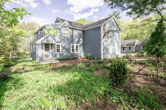 4 Crescent St, Natick, MA 01760