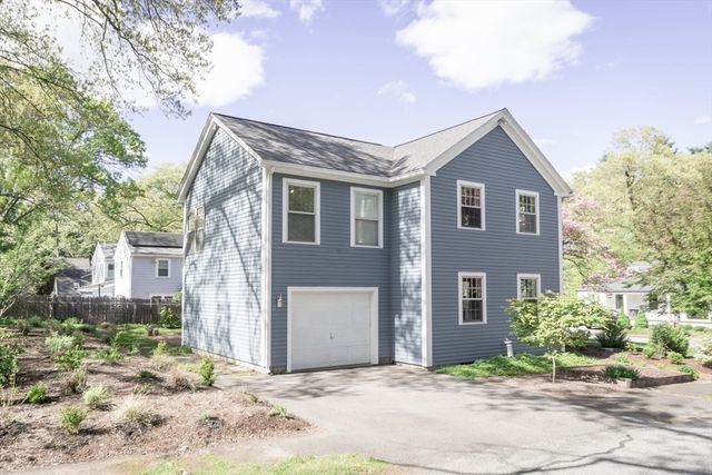 4 Crescent St, Natick, MA 01760