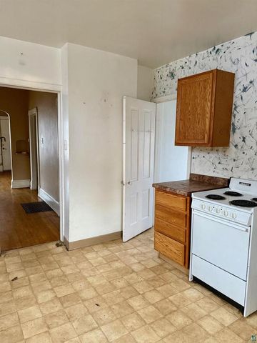 1312 N 11th St, Superior, WI 54880