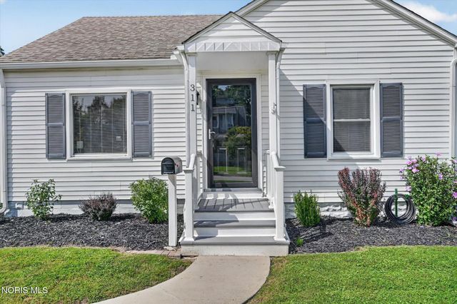 311 Clinton Street, Maumee, OH 43537