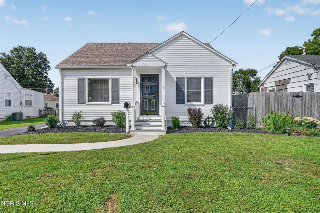 311 Clinton Street, Maumee, OH 43537