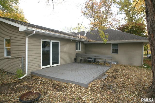 204 E 4TH Street, Mackinaw, IL 61755