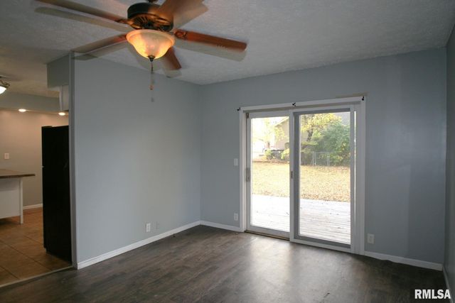 204 E 4TH Street, Mackinaw, IL 61755