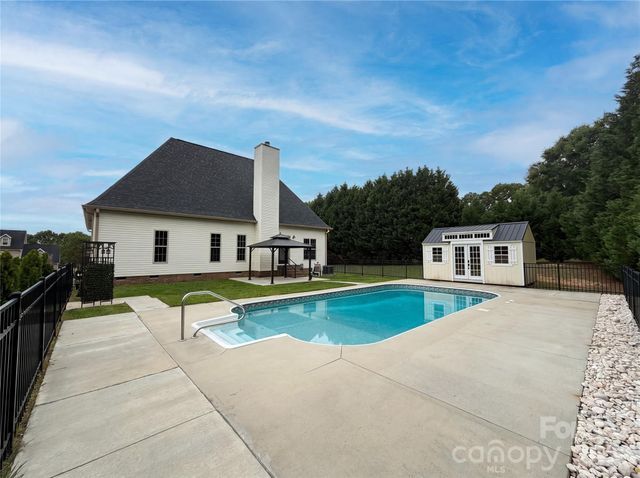 1417 Mcbeth Drive, Kannapolis, NC 28083