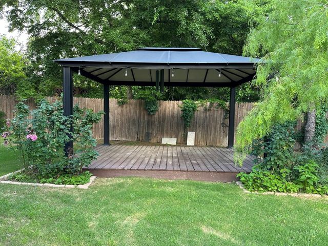 927 S Riverside Drive, Grapevine, TX 76051