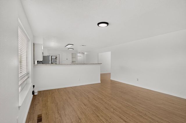 135 Tarpon Avenue SE, Rio Rancho, NM 87124