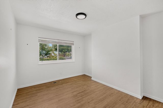 135 Tarpon Avenue SE, Rio Rancho, NM 87124