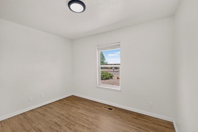 135 Tarpon Avenue SE, Rio Rancho, NM 87124