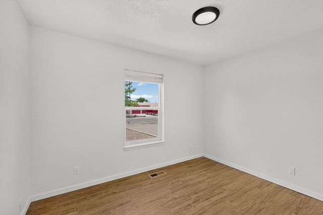 135 Tarpon Avenue SE, Rio Rancho, NM 87124