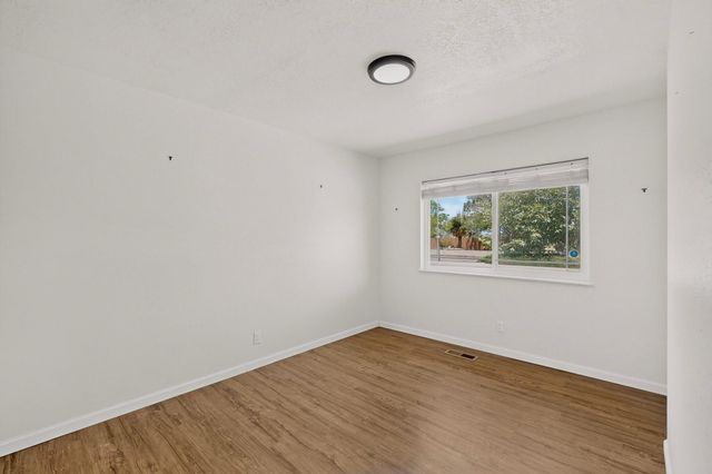135 Tarpon Avenue SE, Rio Rancho, NM 87124